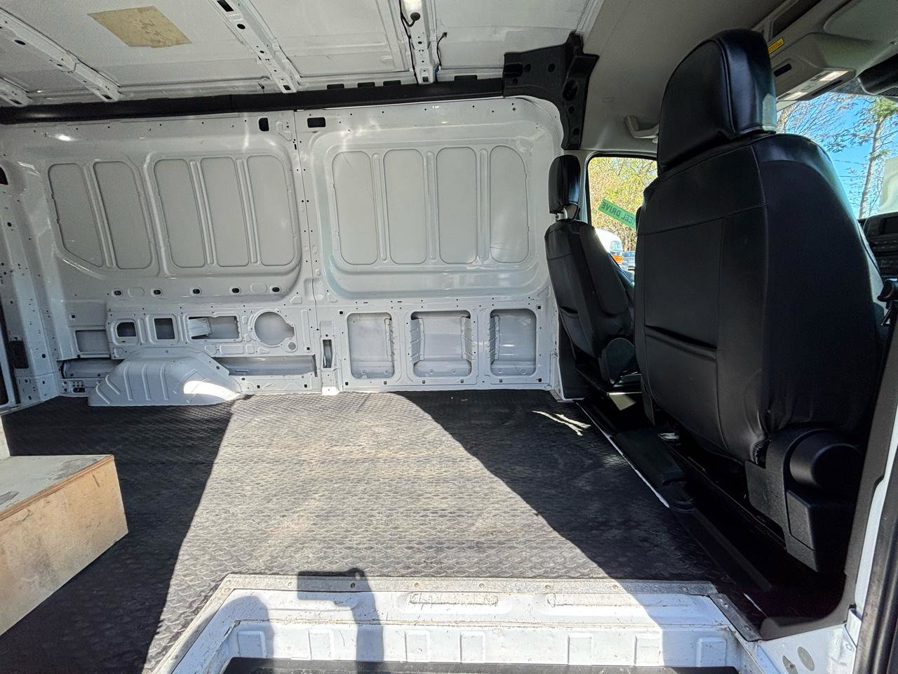 Used 2022 Ford Transit 250 Medium Roof AWD image 15