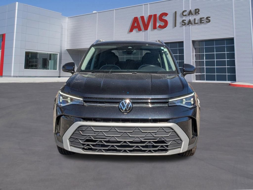 Used 2025 Volkswagen Taos SE image 10