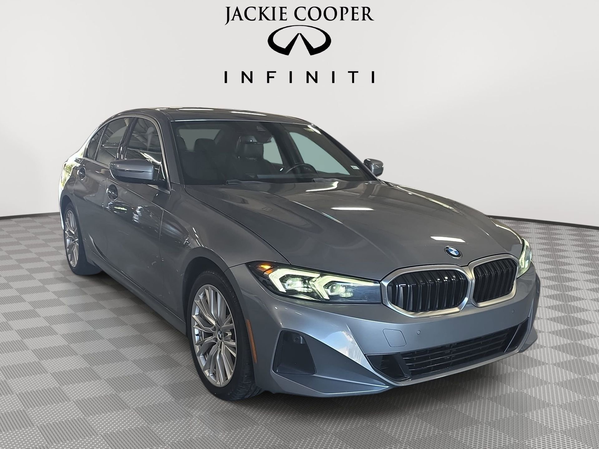 Used 2024 BMW 330i Sedan image 3