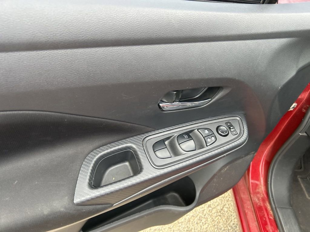 Used 2021 Nissan Versa SV image 15