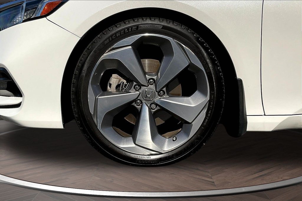 Used 2018 Honda Accord Touring image 37