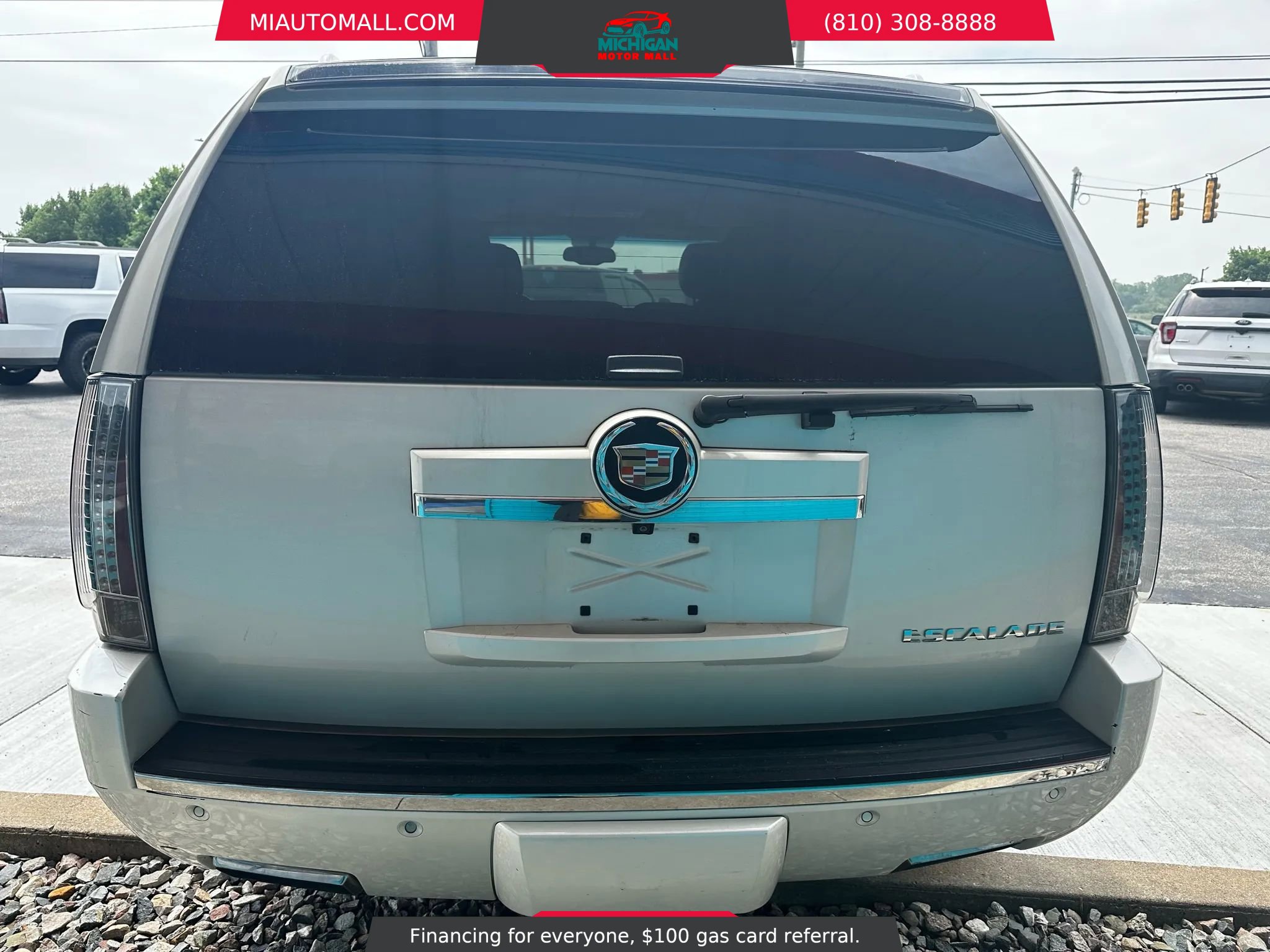 Used 2013 Cadillac Escalade Premium AWD/4WD image 7