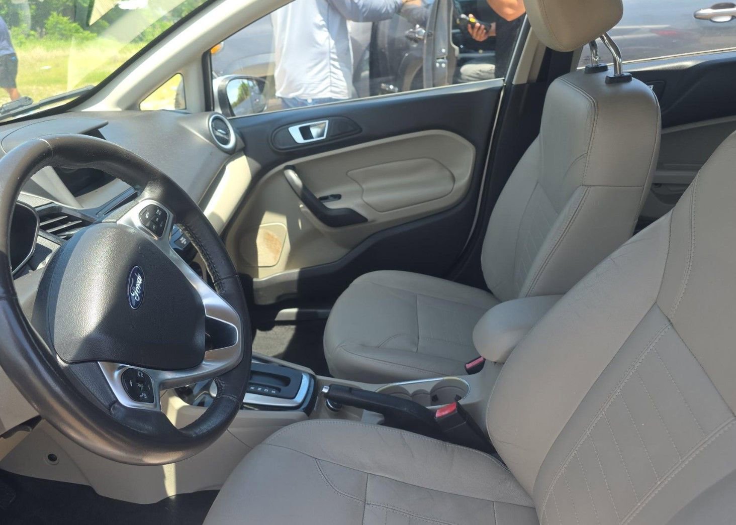 Used 2016 Ford Fiesta Titanium FWD image 8