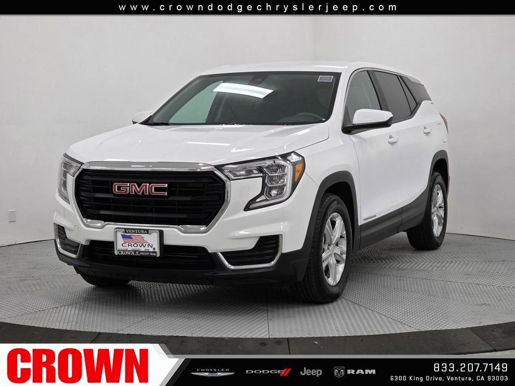 Used 2024 GMC Terrain SLE image 3