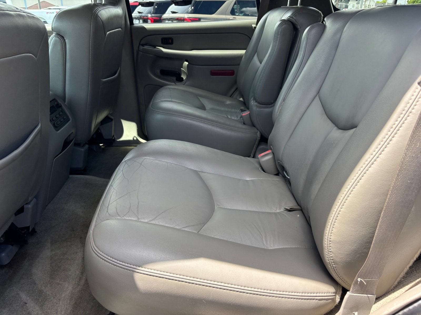 Used 2005 GMC Yukon SLT w/ SLT Preferred Equipment Group RWD image 15