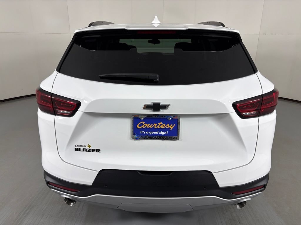 New 2026 Chevrolet Blazer LT w/ Midnight/Sport Edition FWD image 8
