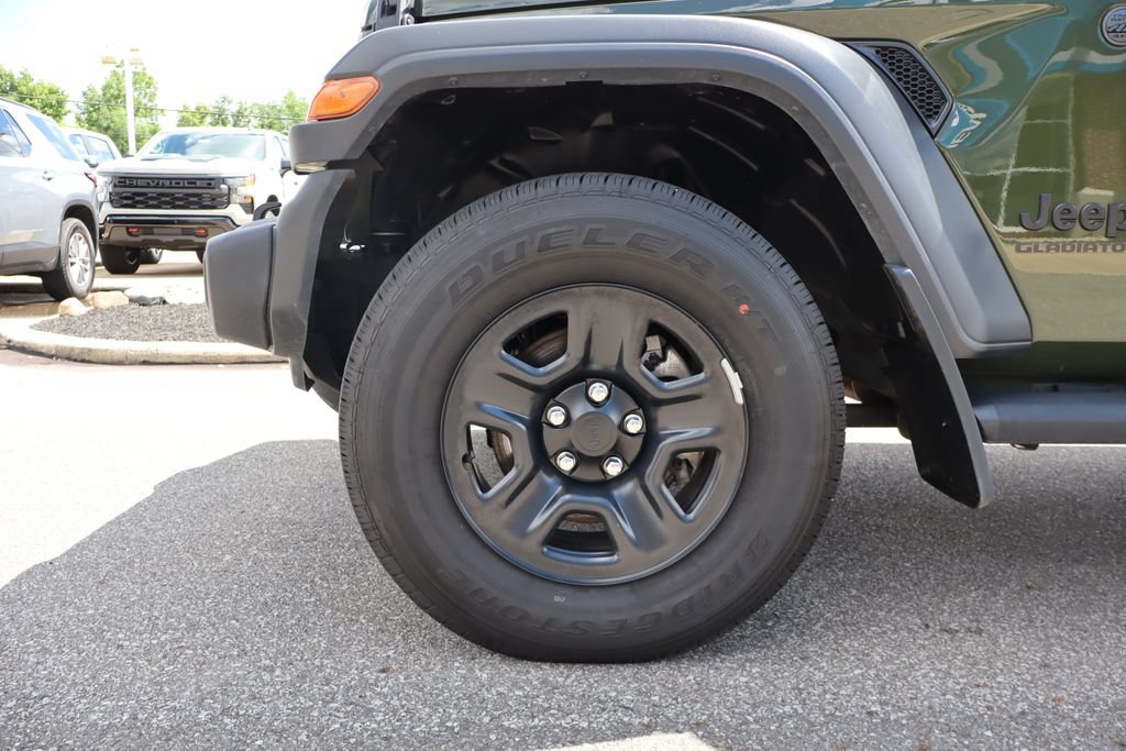 Used 2022 Jeep Gladiator Sport AWD/4WD image 28