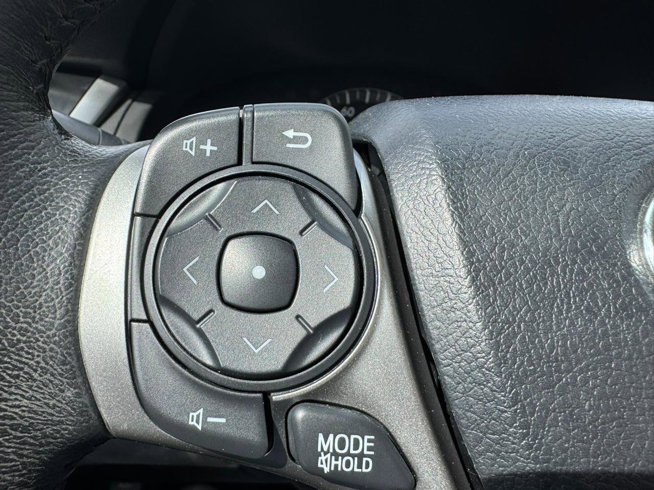 Used 2012 Toyota Camry SE w/ Convenience Pkg FWD image 13