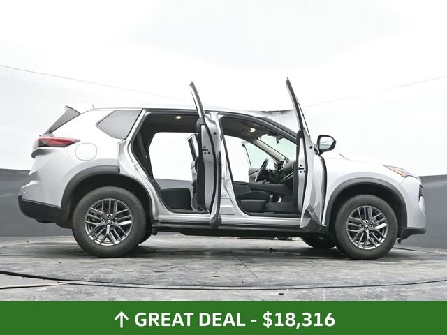 Used 2024 Nissan Rogue S image 74