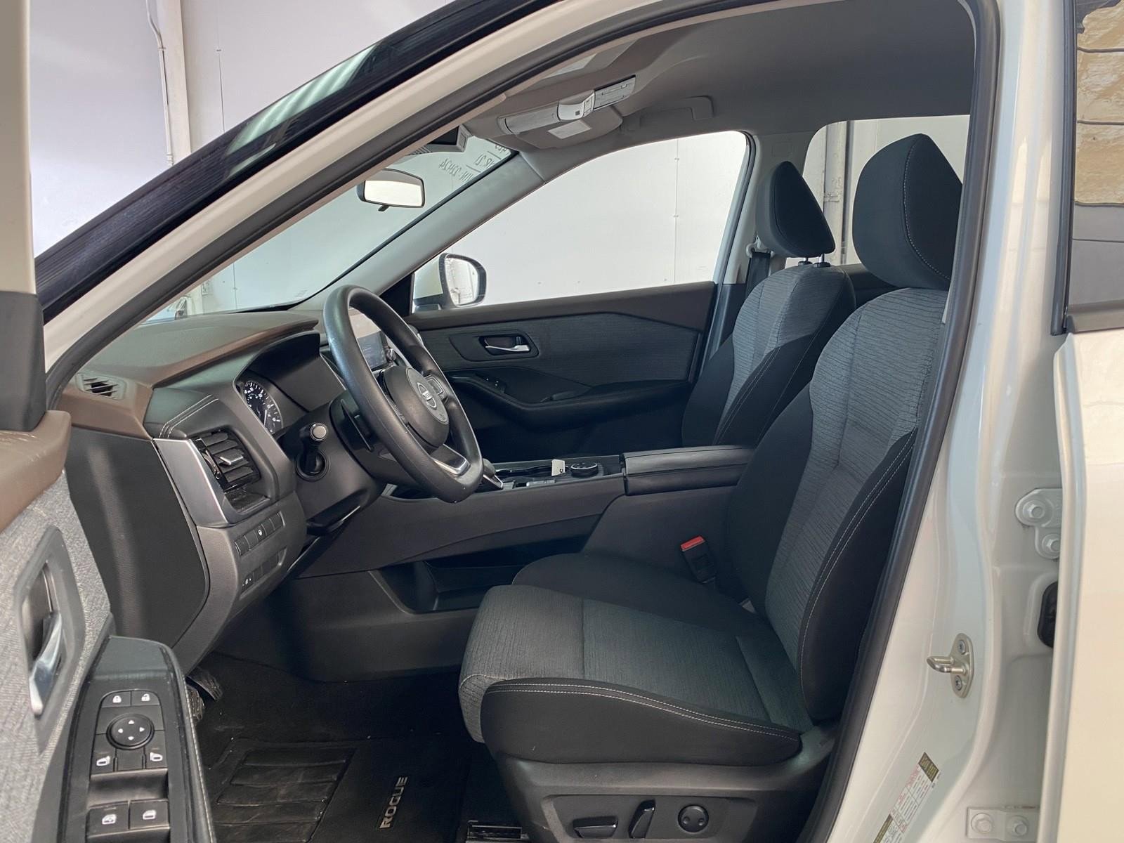 Used 2021 Nissan Rogue SV AWD/4WD image 21