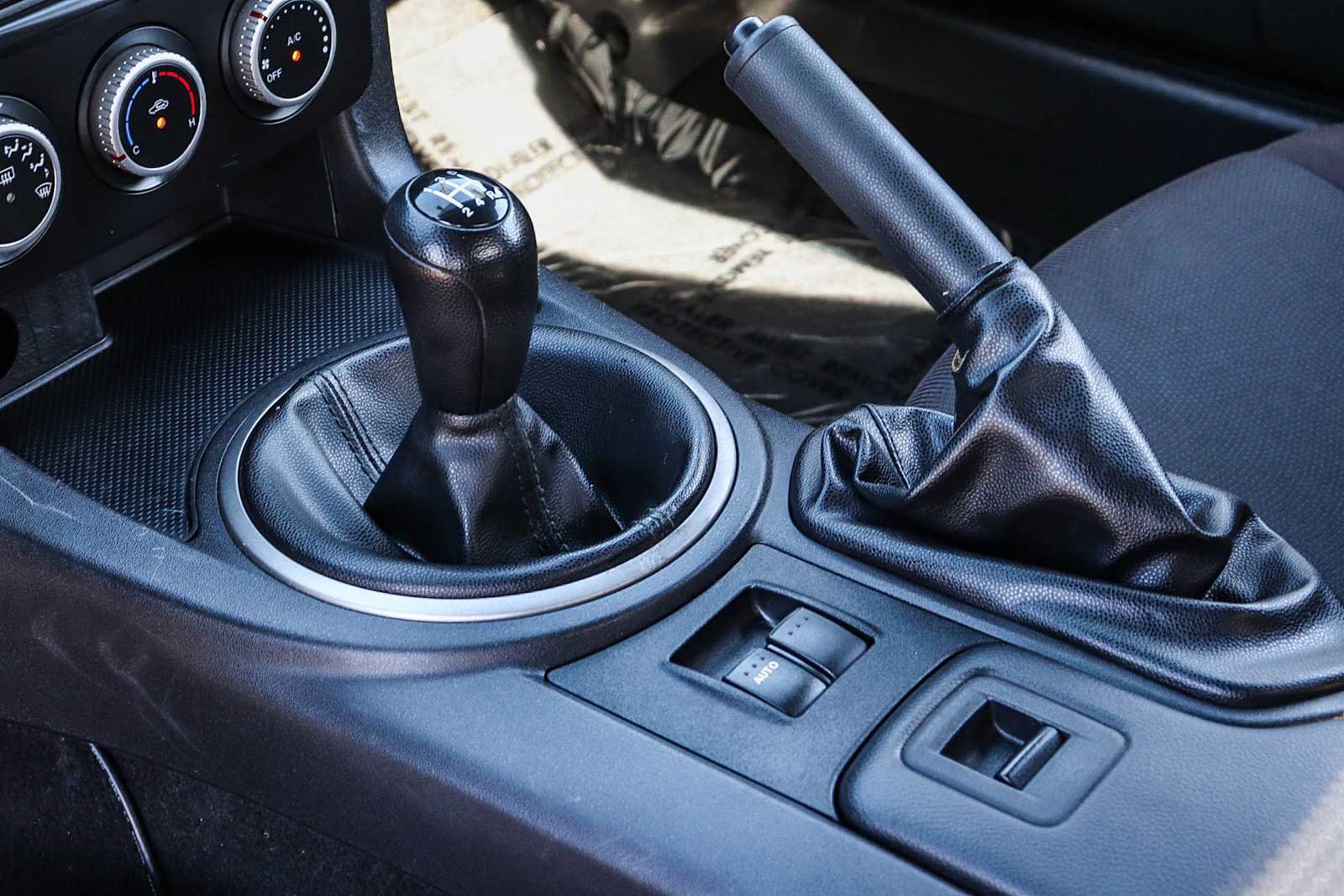 Used 2010 MAZDA MX-5 Miata Sport image 13