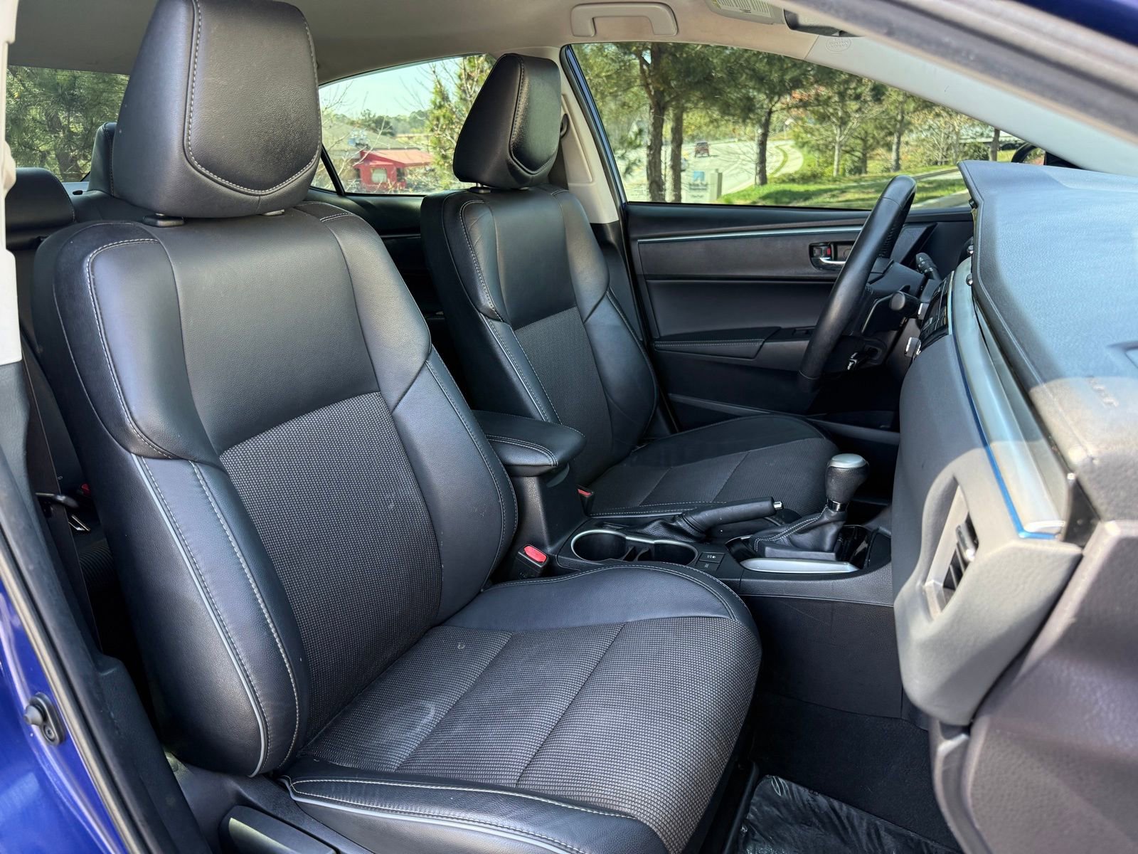 Used 2015 Toyota Corolla S image 34