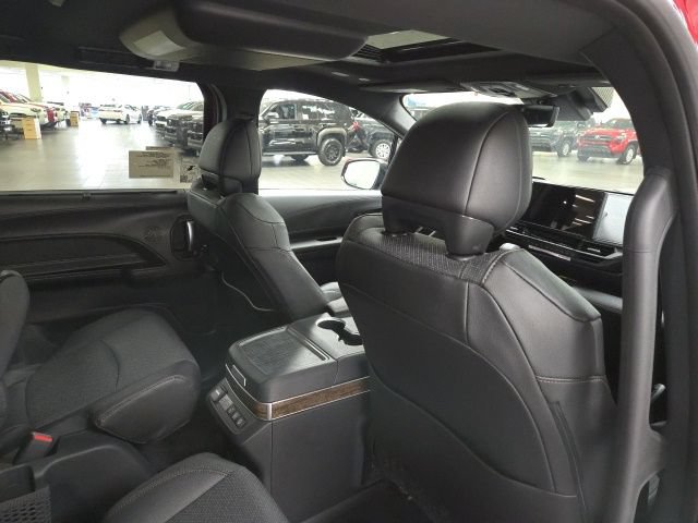 New 2026 Toyota Sienna Platinum AWD/4WD image 11