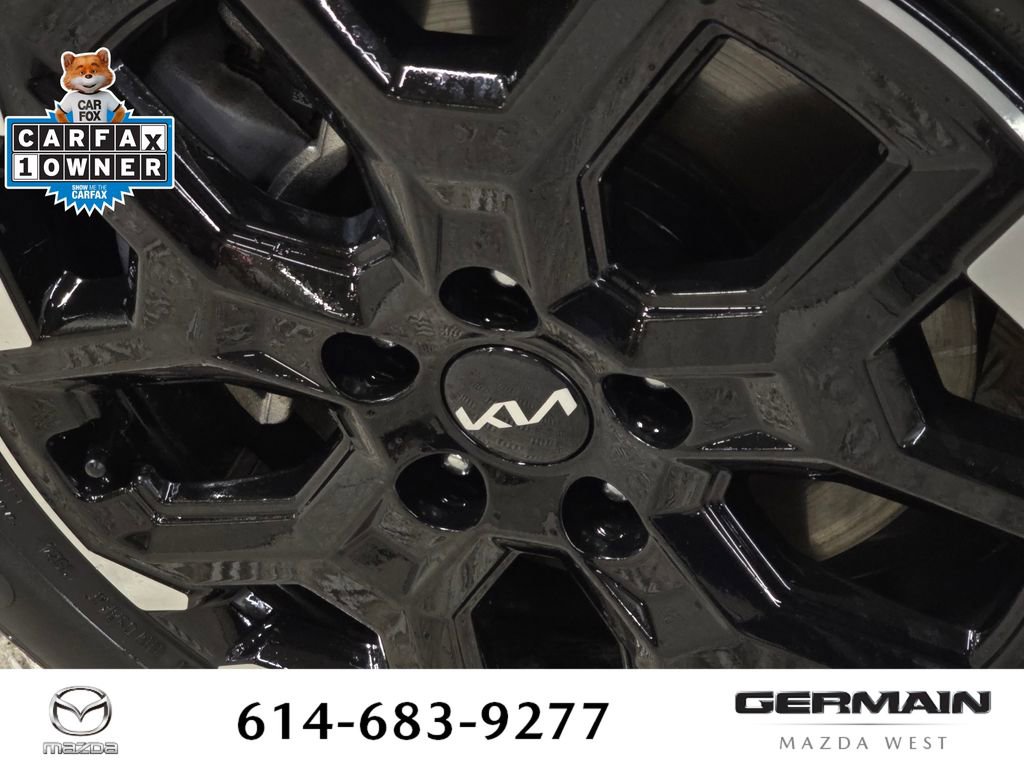 Used 2025 Kia Sorento S w/ Panoramic Sunroof Package image 14