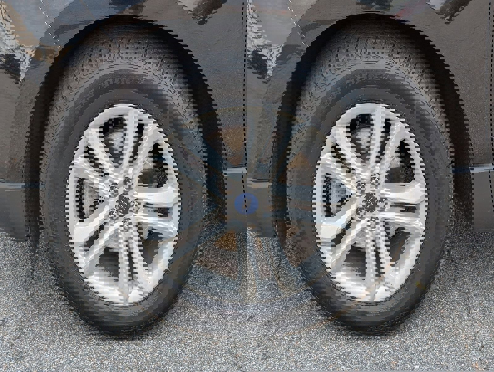 Used 2020 Ford Edge SEL FWD image 13