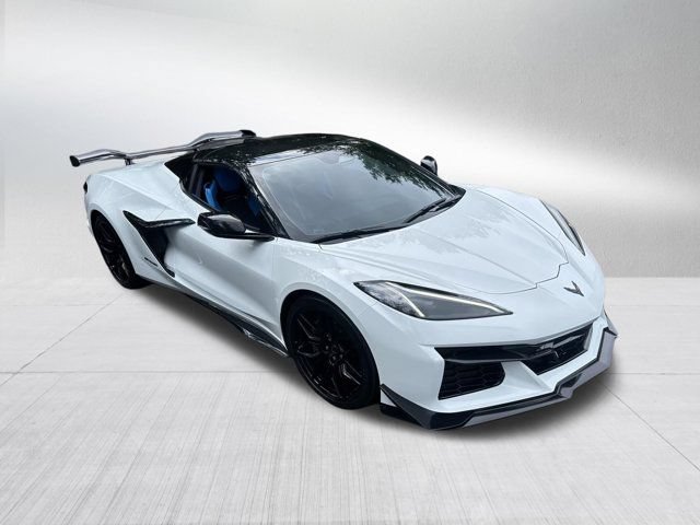 Used 2024 Chevrolet Corvette Z06 w/ Z07 Performance Package RWD image 13
