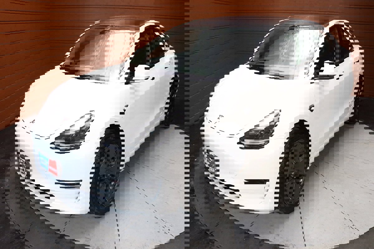 Used 2023 Tesla Model 3 Standard Range RWD image 6