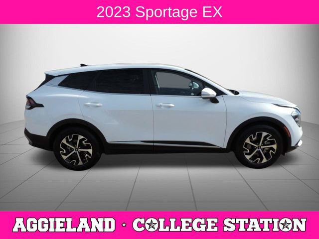 Used 2023 Kia Sportage EX image 2