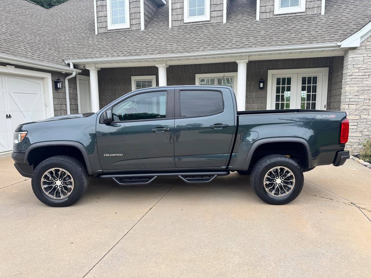 Used 2017 Chevrolet Colorado ZR2 w/ LPO, Premium Interior Package AWD/4WD image 3