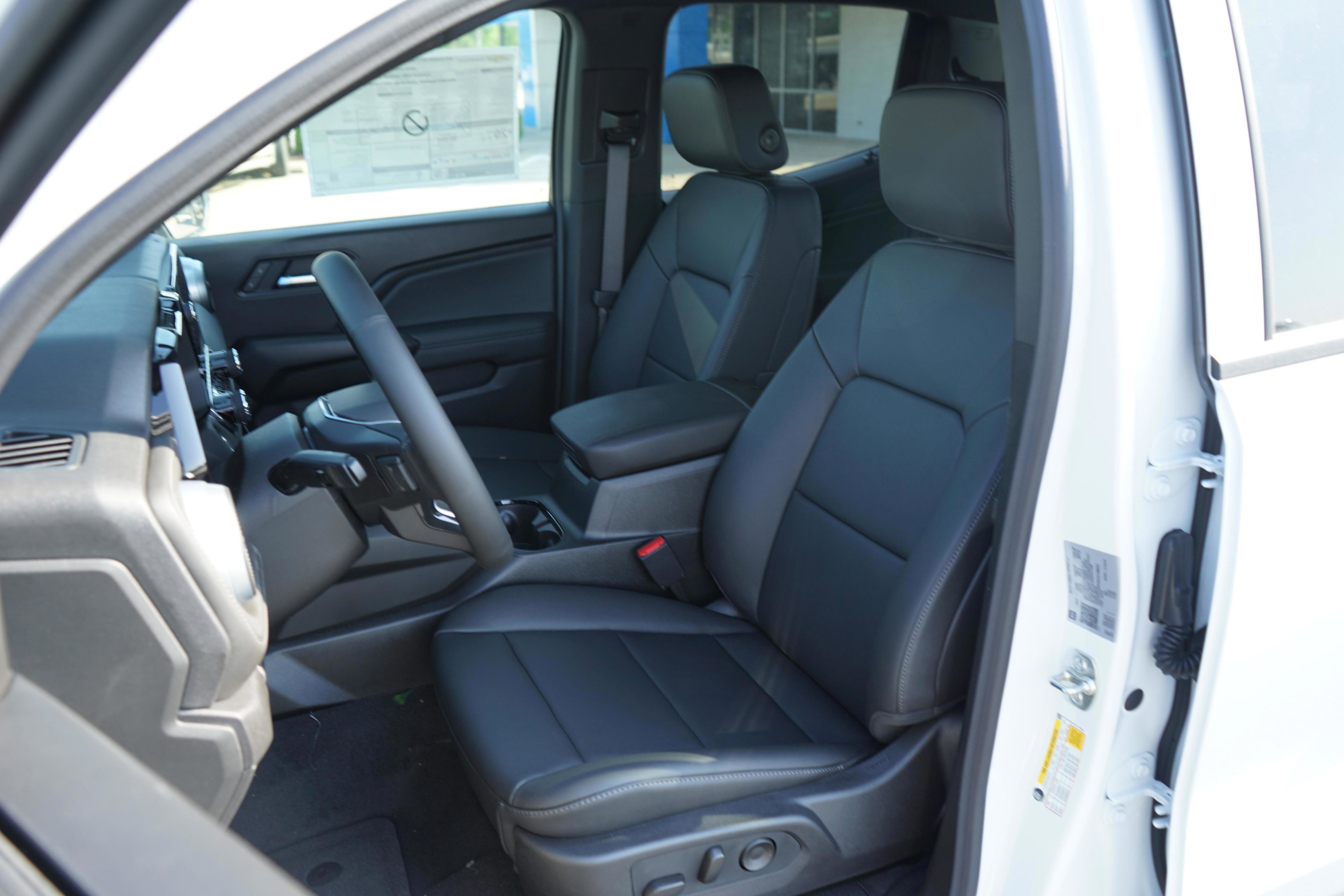 New 2025 Chevrolet Colorado LT w/ LT Convenience Package image 9