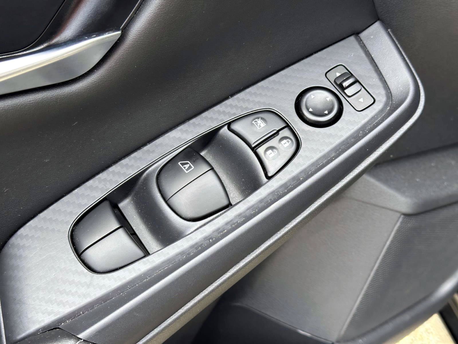 Certified 2023 Nissan Sentra SV FWD image 18