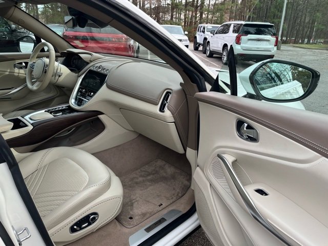 Used 2021 Aston Martin DBX image 10
