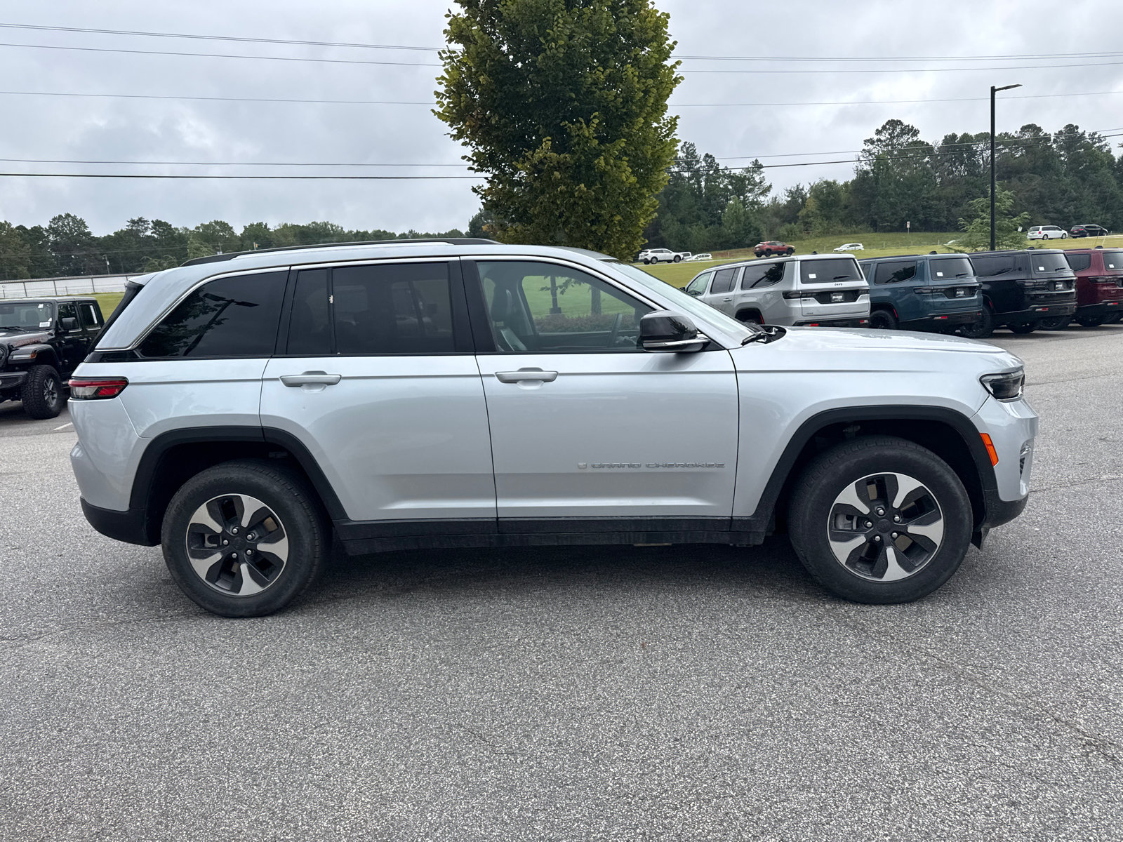 Used 2024 Jeep Grand Cherokee Limited 4xe AWD/4WD image 7