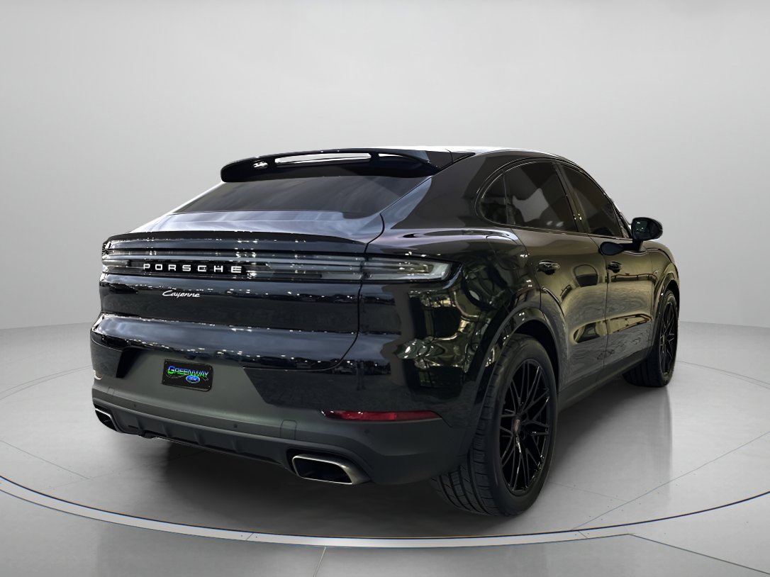 Used 2025 Porsche Cayenne E-Hybrid Coupe image 3