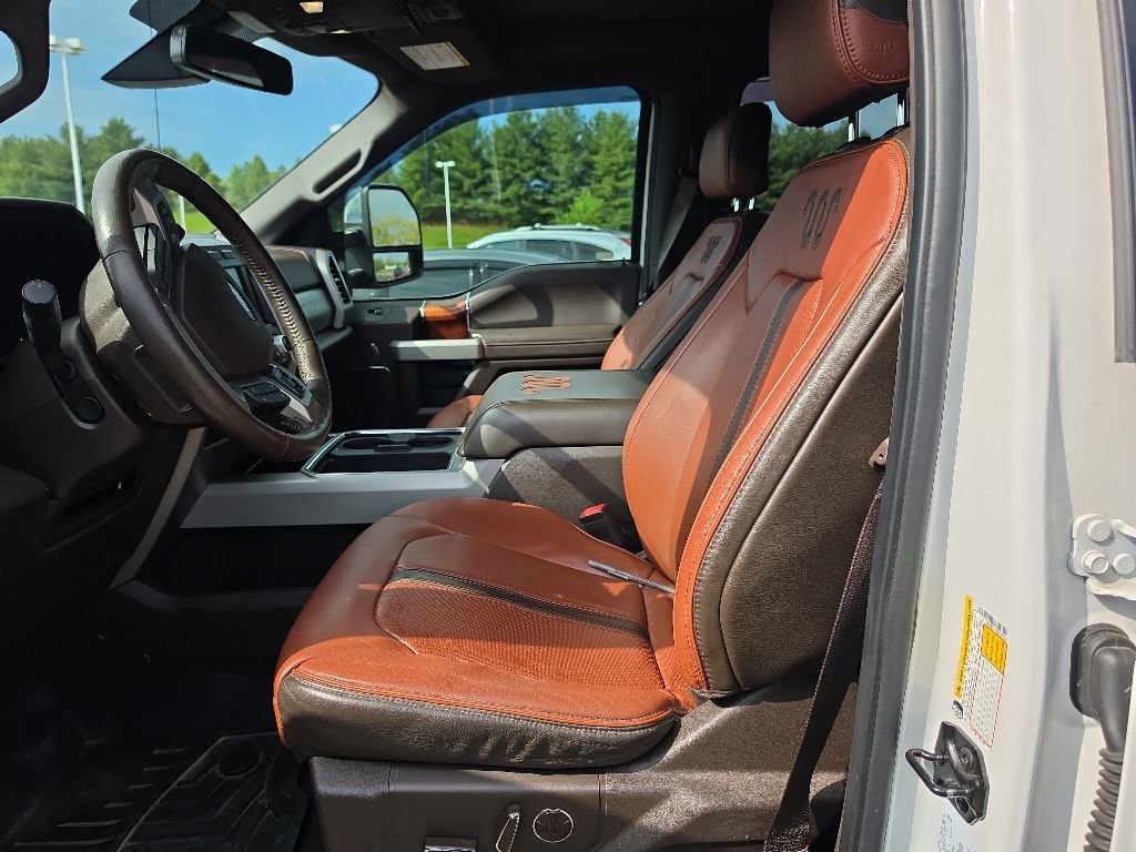 Used 2019 Ford F250 King Ranch w/ King Ranch Ultimate Package AWD/4WD image 3