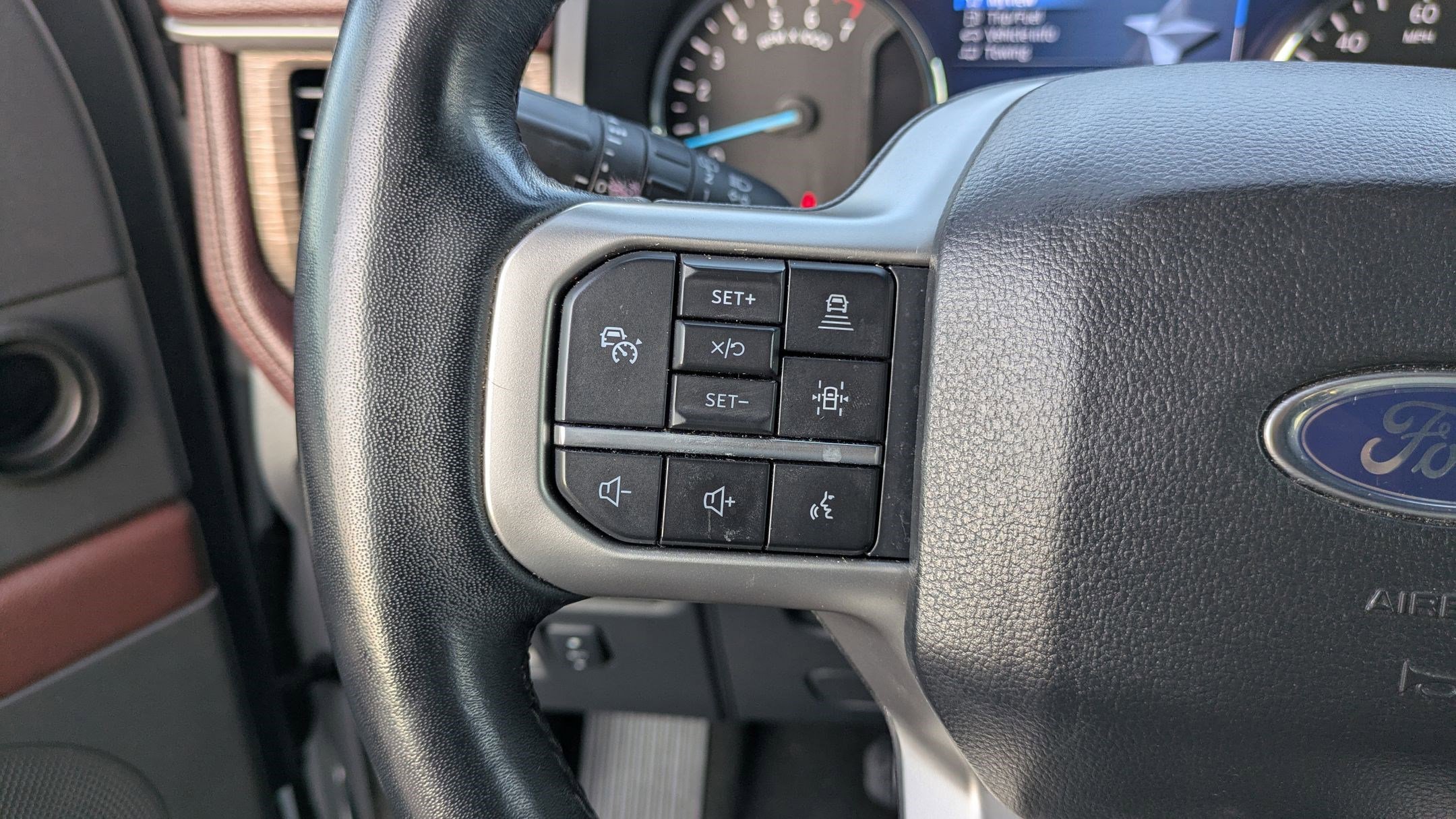 Used 2024 Ford Expedition Limited image 17