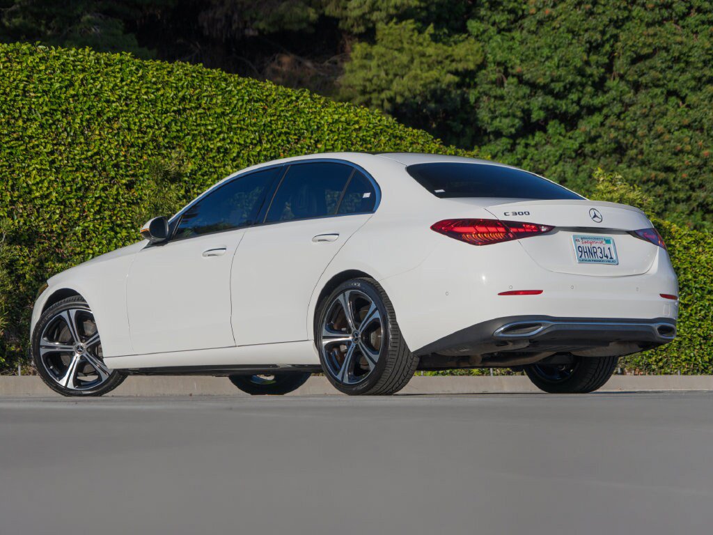 Used 2023 Mercedes-Benz C 300 Sedan image 2