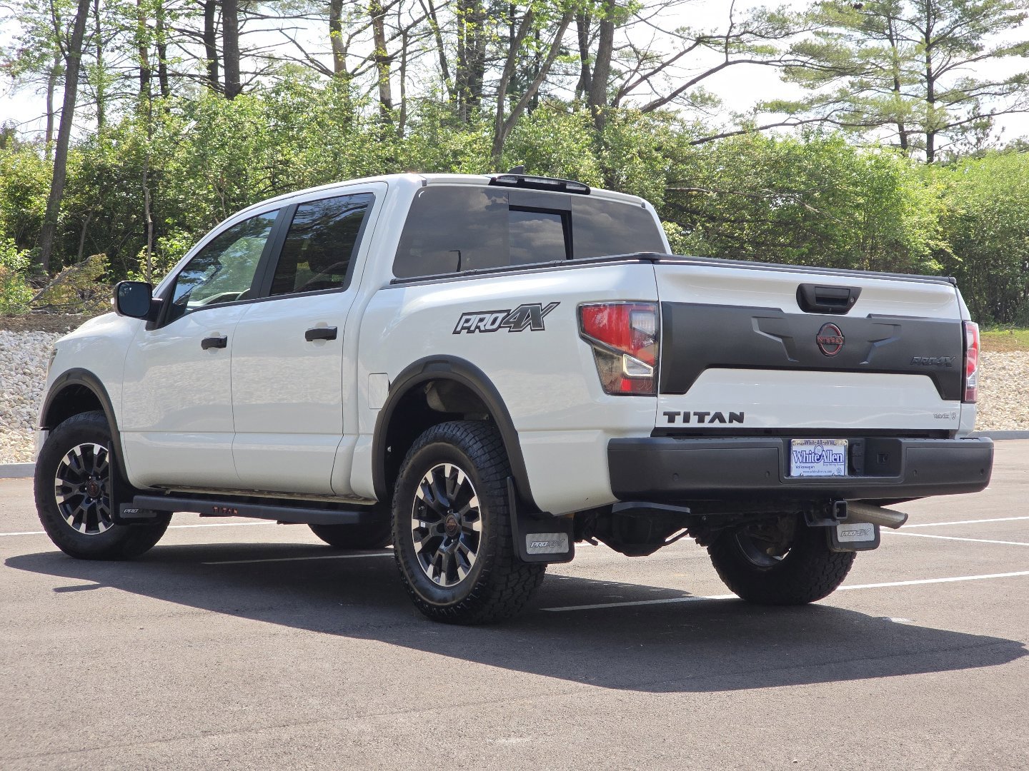 Used 2023 Nissan Titan PRO-4X w/ Pro-4x Convenience Package AWD/4WD image 30