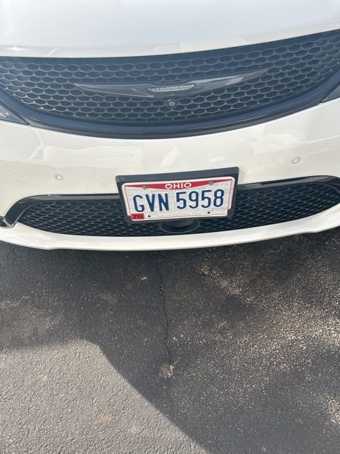 Used 2018 Chrysler Pacifica Limited image 13