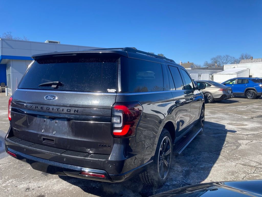 Used 2023 Ford Expedition Max Limited image 7