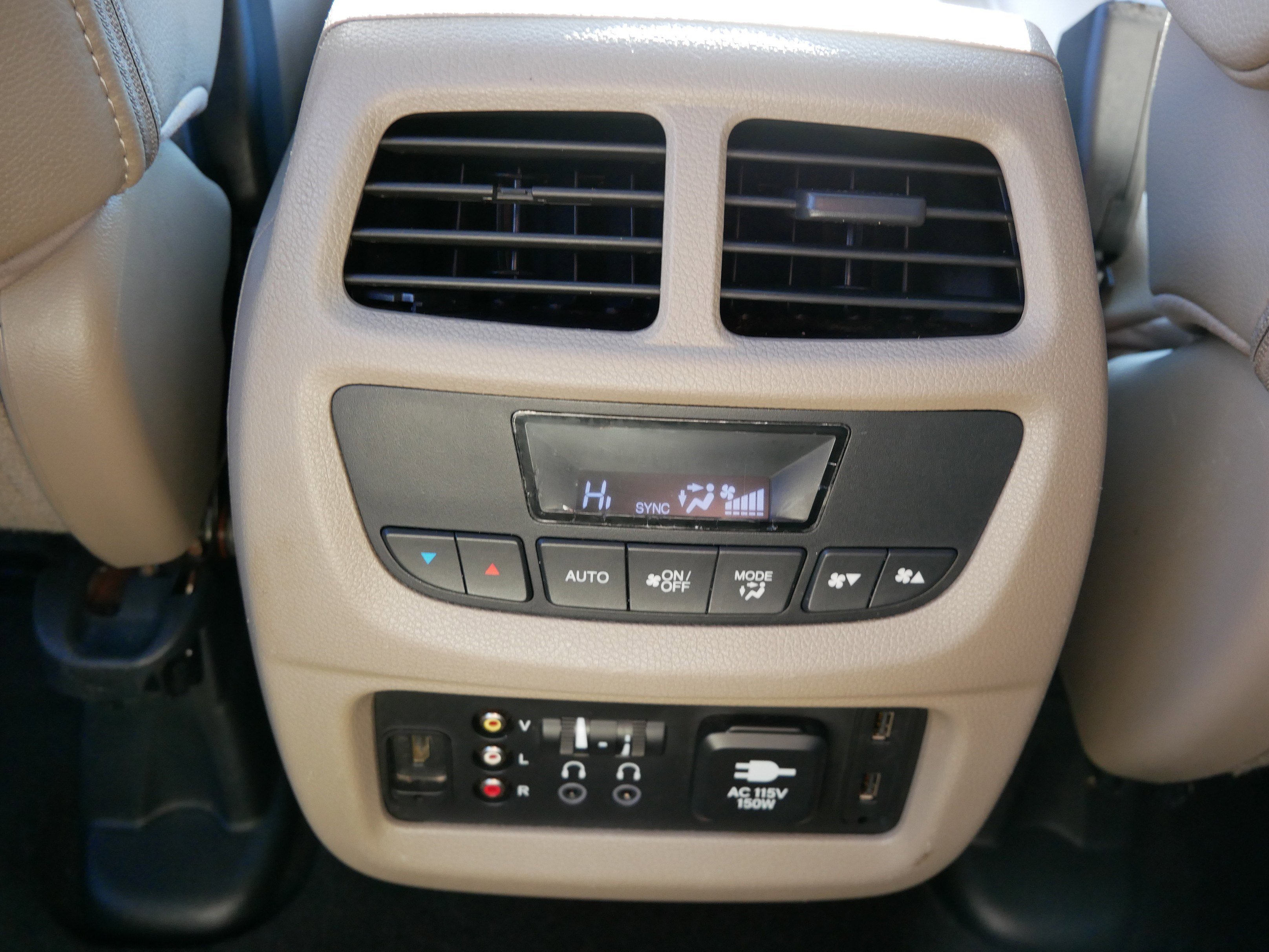 Used 2017 Honda Pilot Touring image 33