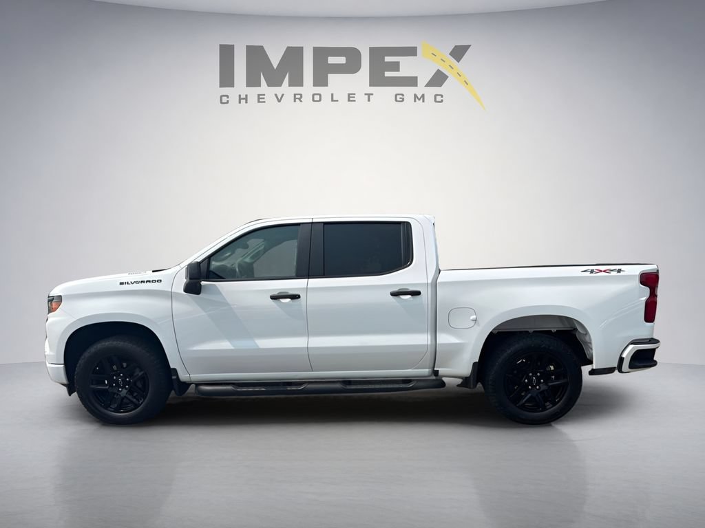 Used 2024 Chevrolet Silverado 1500 Custom AWD/4WD image 2