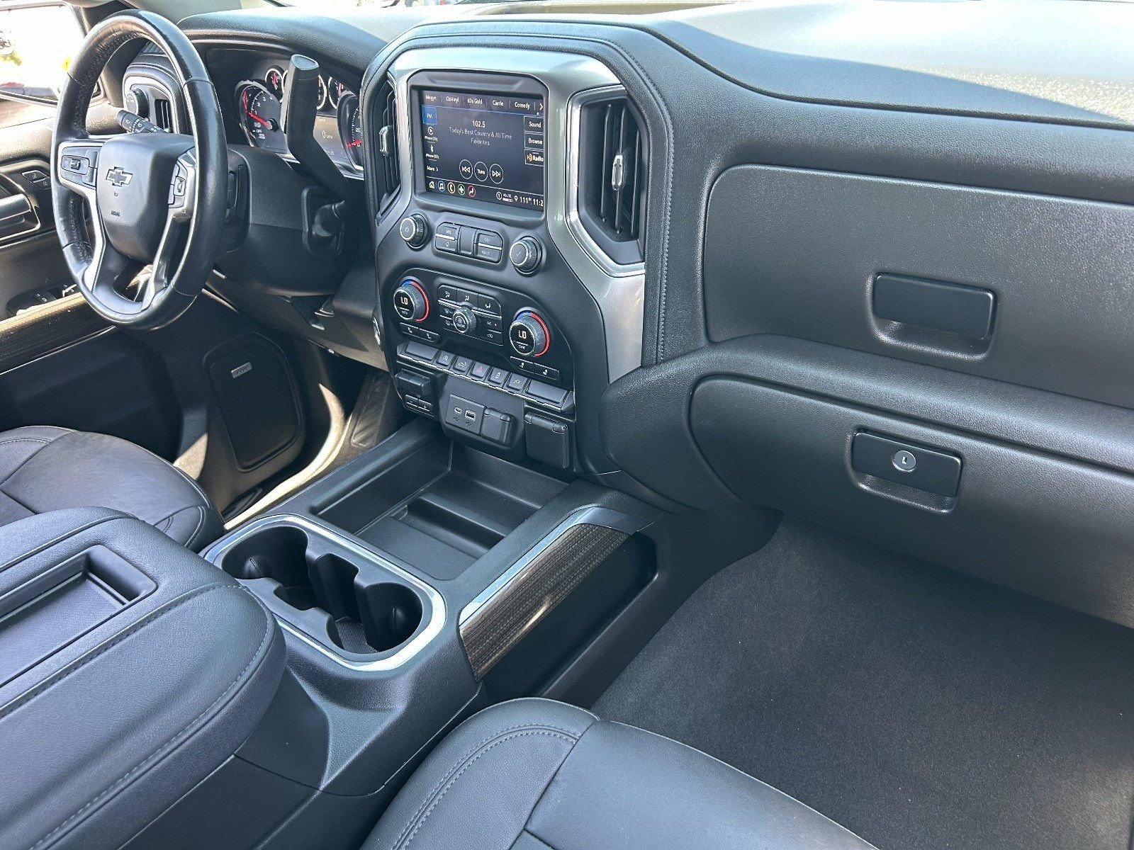 Certified 2021 Chevrolet Silverado 1500 RST w/ Redline Edition AWD/4WD image 13