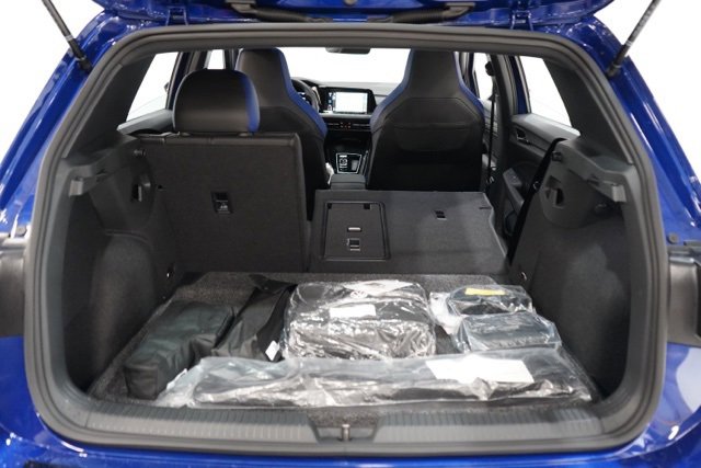 Used 2024 Volkswagen Golf R image 36