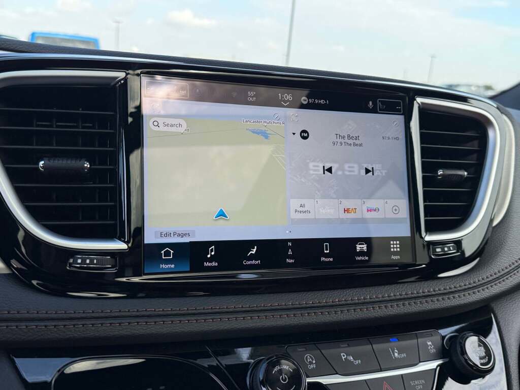 New 2026 Chrysler Pacifica Pinnacle image 33