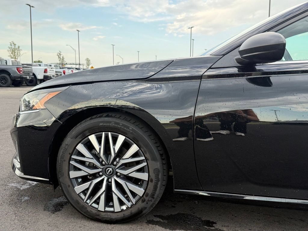 Used 2025 Nissan Altima 2.5 SV FWD image 30