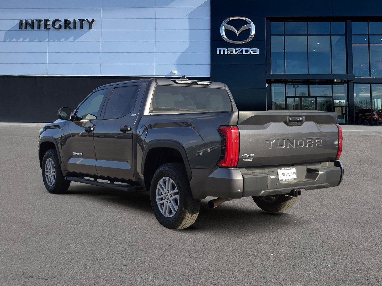 Used 2023 Toyota Tundra SR5 w/ SR5 Convenience Package AWD/4WD image 4