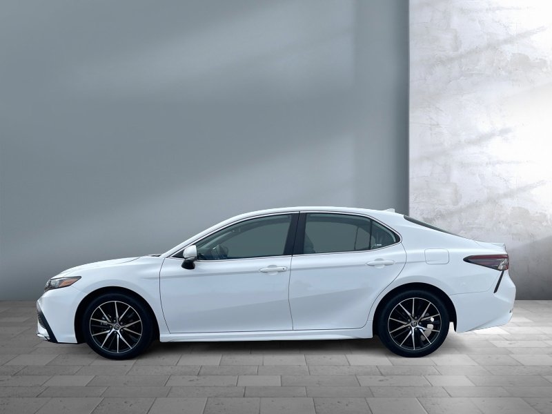 Certified 2023 Toyota Camry SE w/ Cold Weather Package FWD image 3