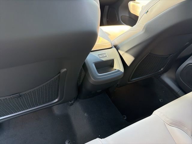 New 2026 Volvo XC60 B5 Plus w/ Climate Package AWD/4WD image 11