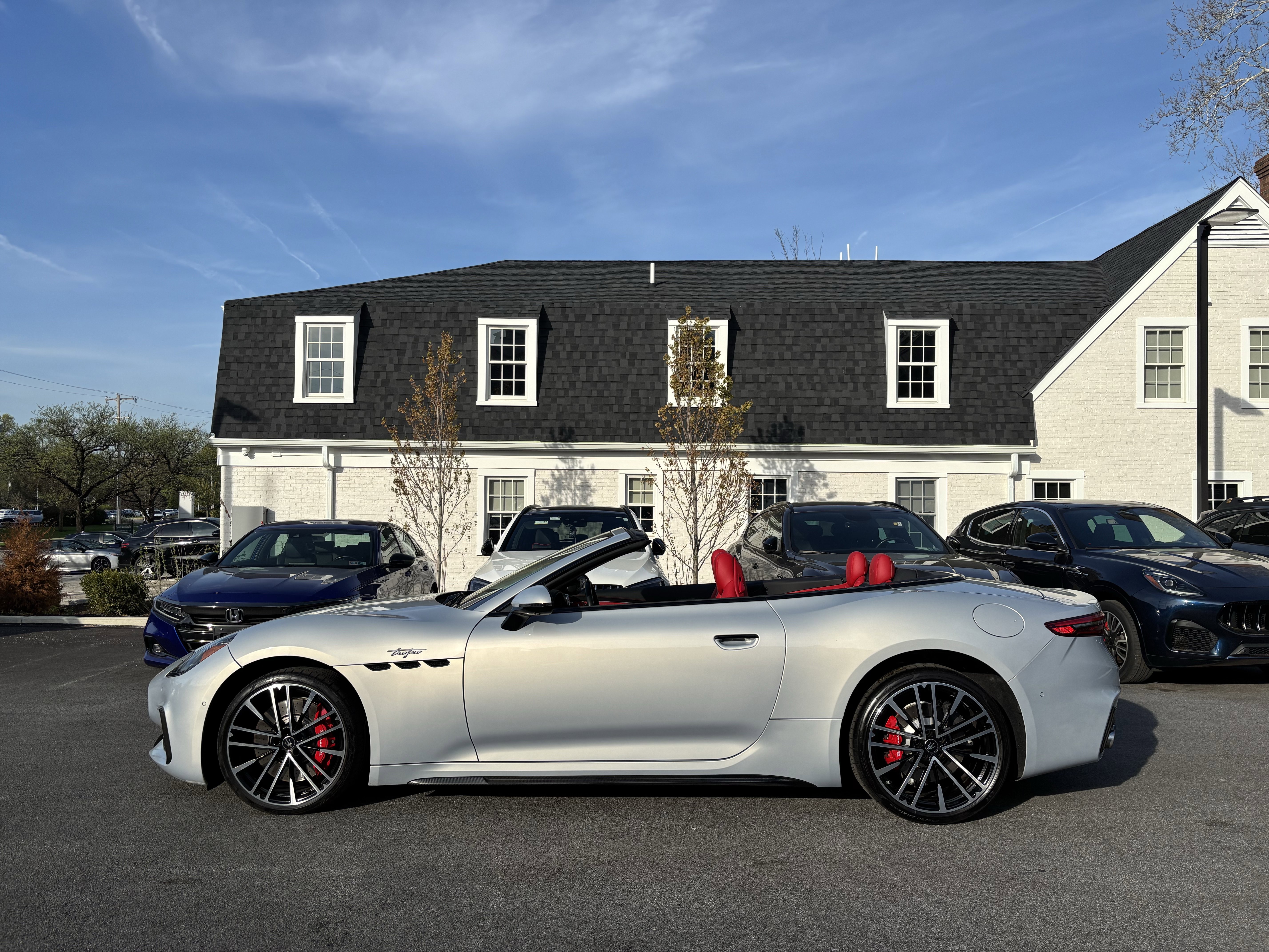 Used 2024 Maserati GranCabrio Trofeo AWD/4WD image 2
