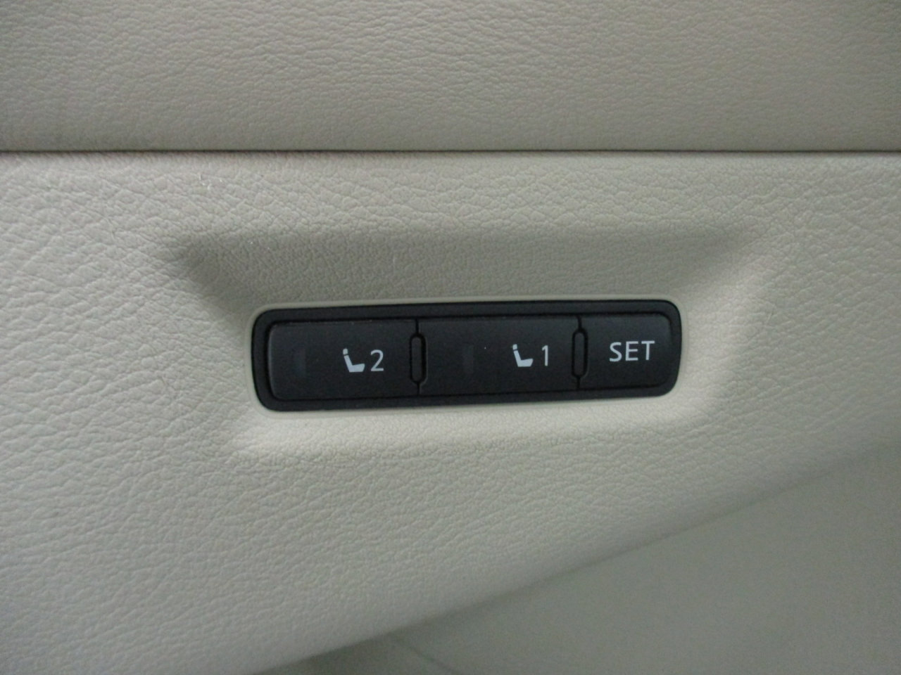 Used 2015 Nissan Murano Platinum w/ Platinum Technology Package image 21