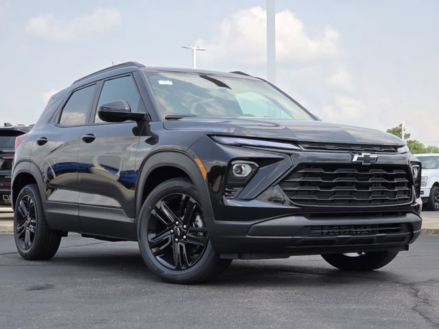 New 2026 Chevrolet TrailBlazer LT w/ Midnight Edition FWD image 2