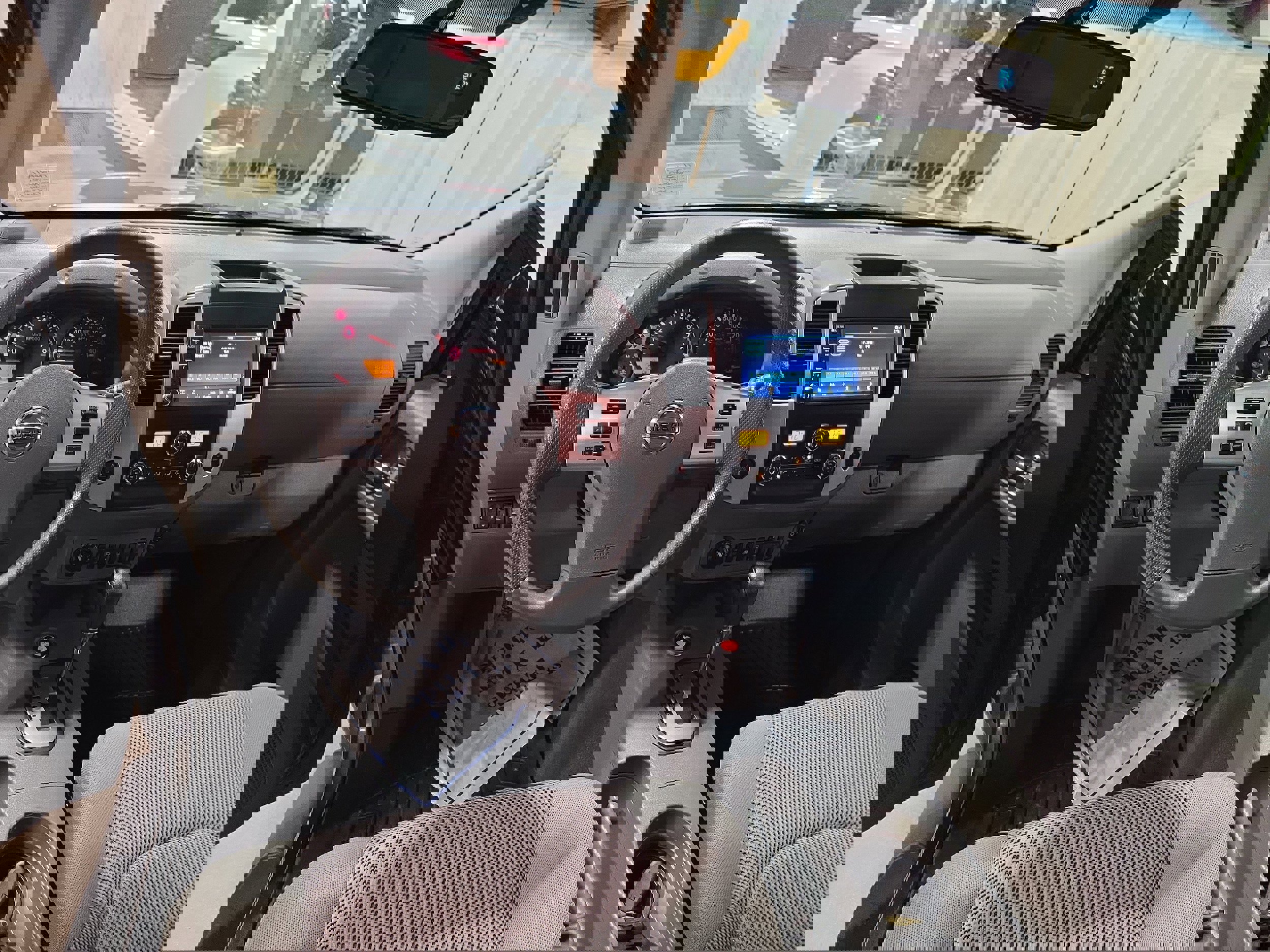 Used 2020 Nissan Frontier SV w/ Midnight Edition Floor Mats image 14