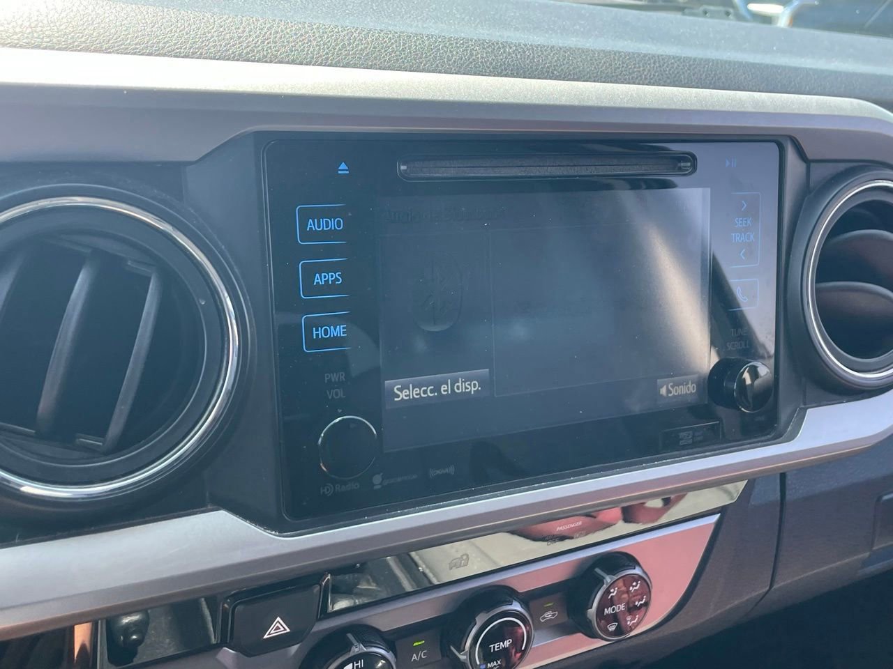 Used 2017 Toyota Tacoma SR5 w/ Tow Package image 8