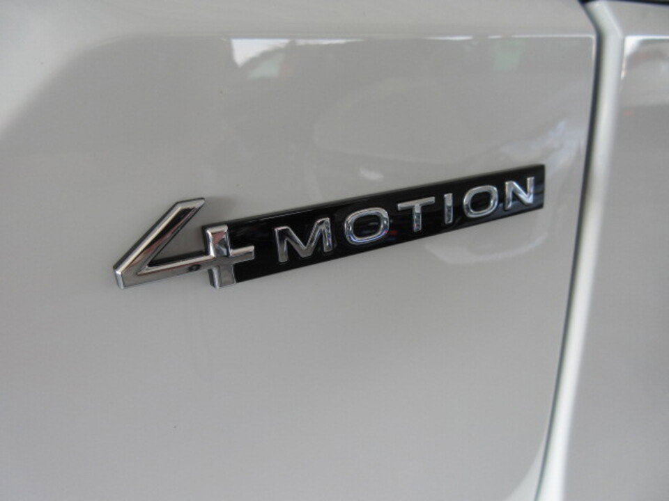 Used 2025 Volkswagen Atlas SE image 9