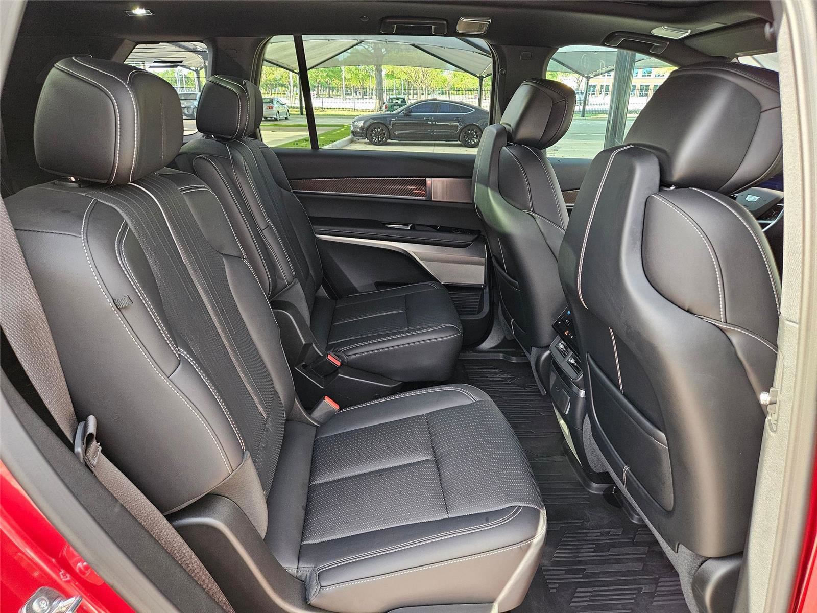 New 2026 Cadillac Vistiq Luxury w/ LPO, Floor Liner Package AWD/4WD image 26